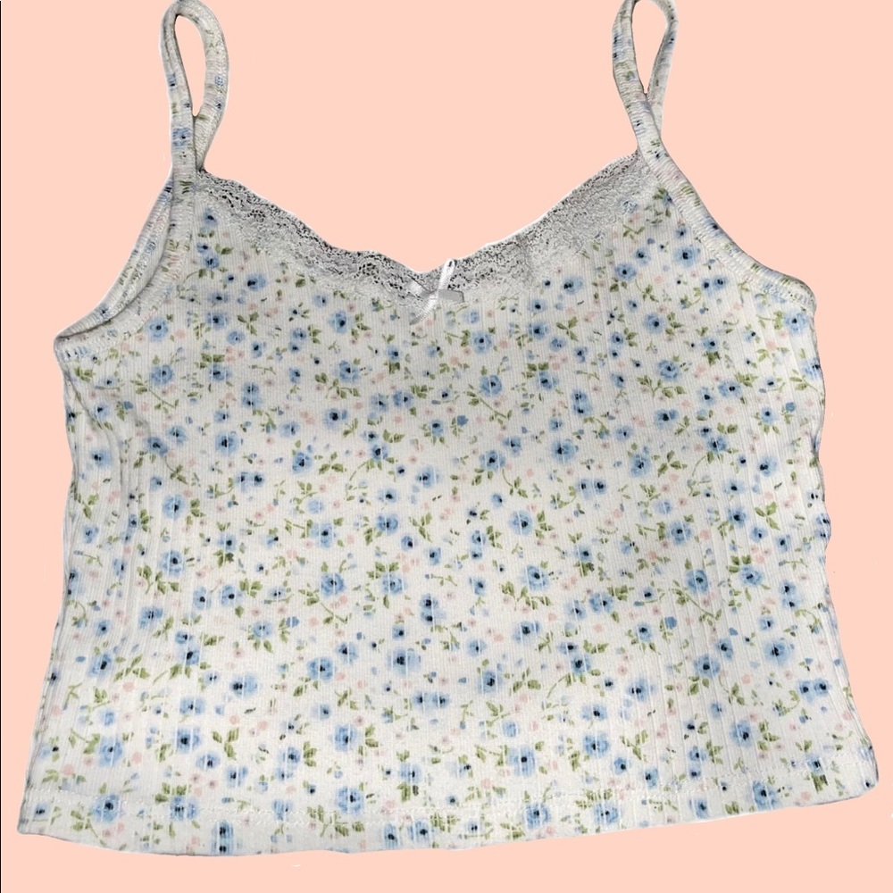 Brandy Melville - Flower white crop top